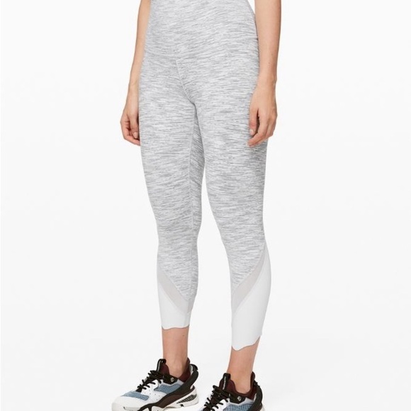 Lululemon Wunder Under Scalloped Hem High-Rise Crop 23" - Picture 1 of 7